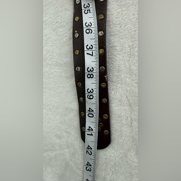 Vintage Nine West Metal Brass Disc Belt Size Medium Rivets Boho Western 90’s Y2K - Picture 9 of 10